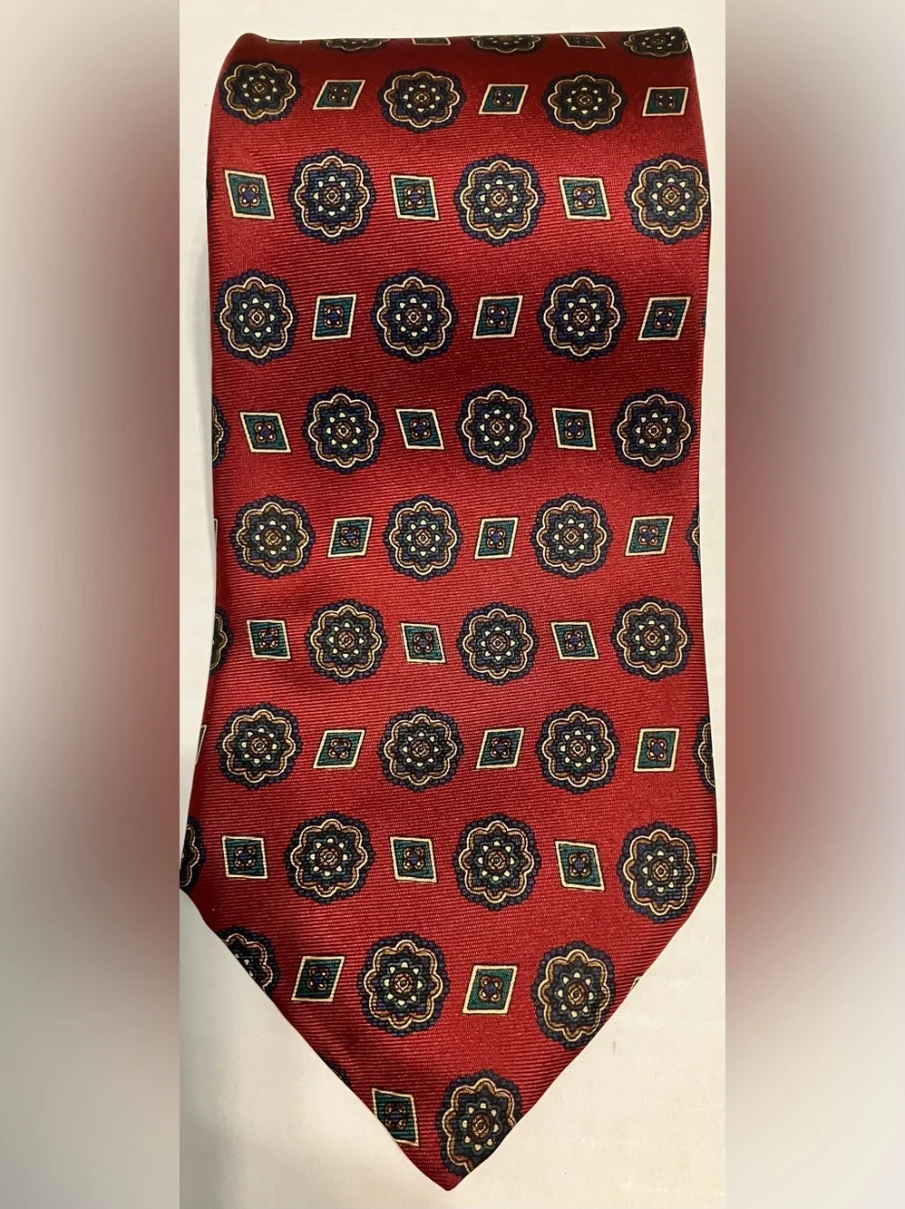 Men's Red Medallion Pattern Tie